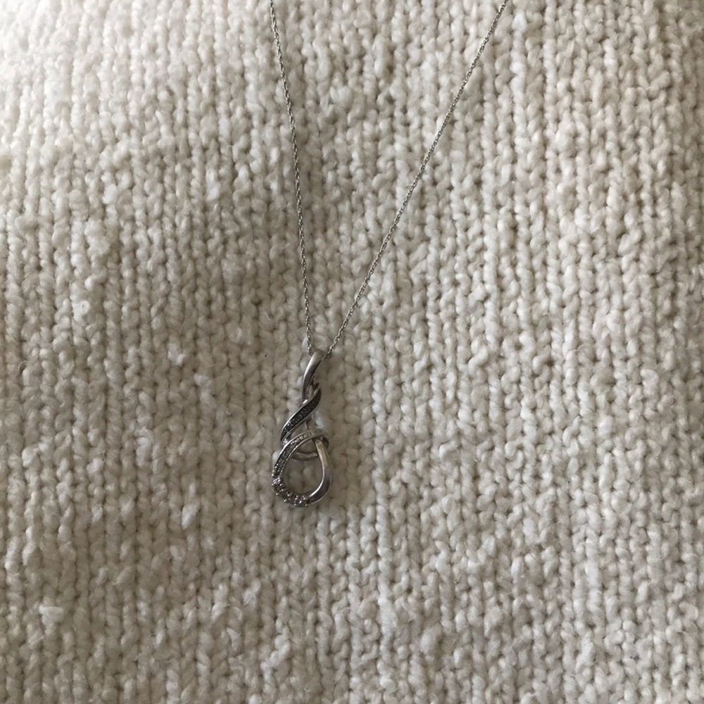 Teardrop necklace